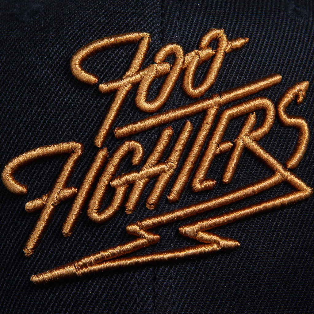 Gorra Plana Foo Fighters Dorado